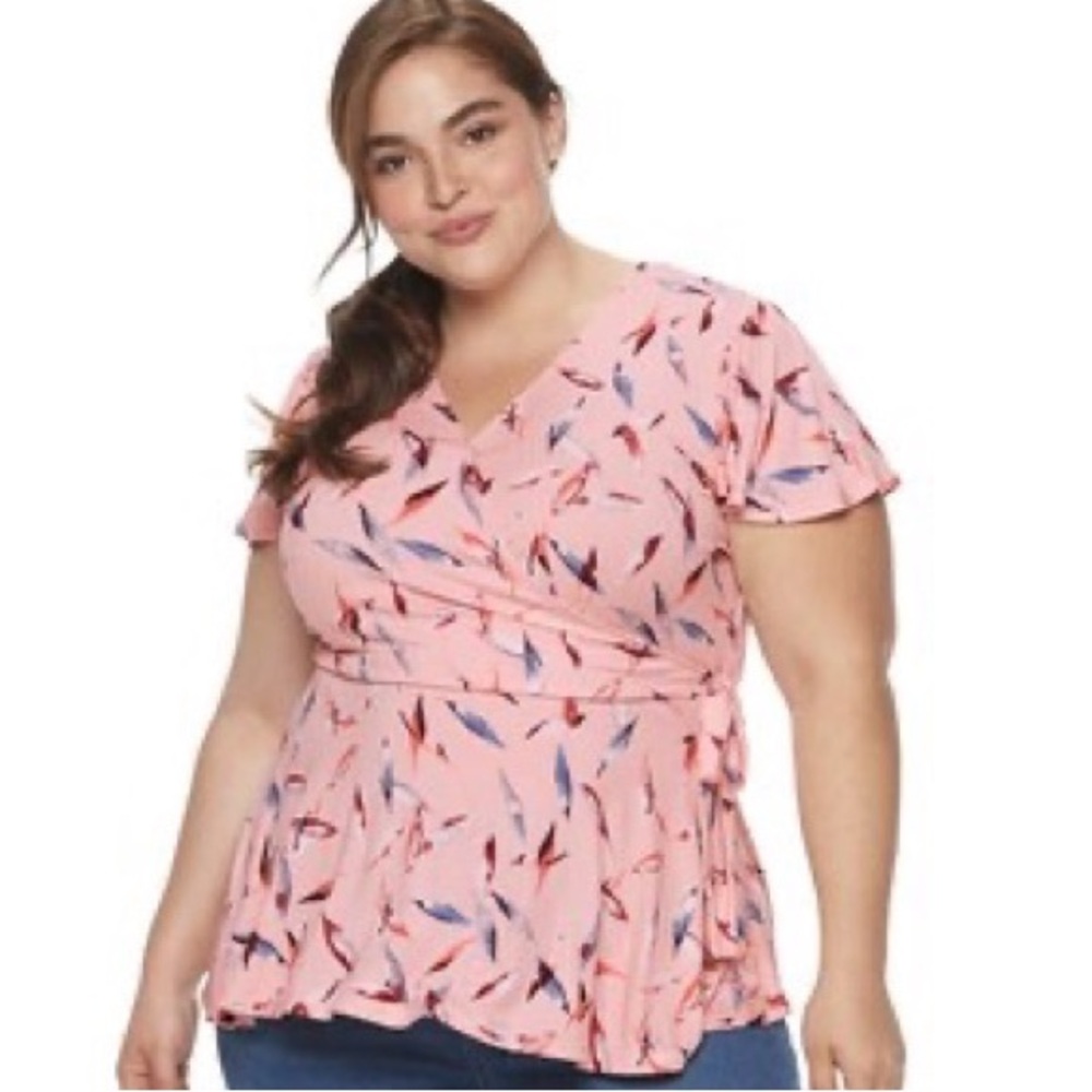 EVRI pink feather fluttery plus size top / 1X / Excellent condition